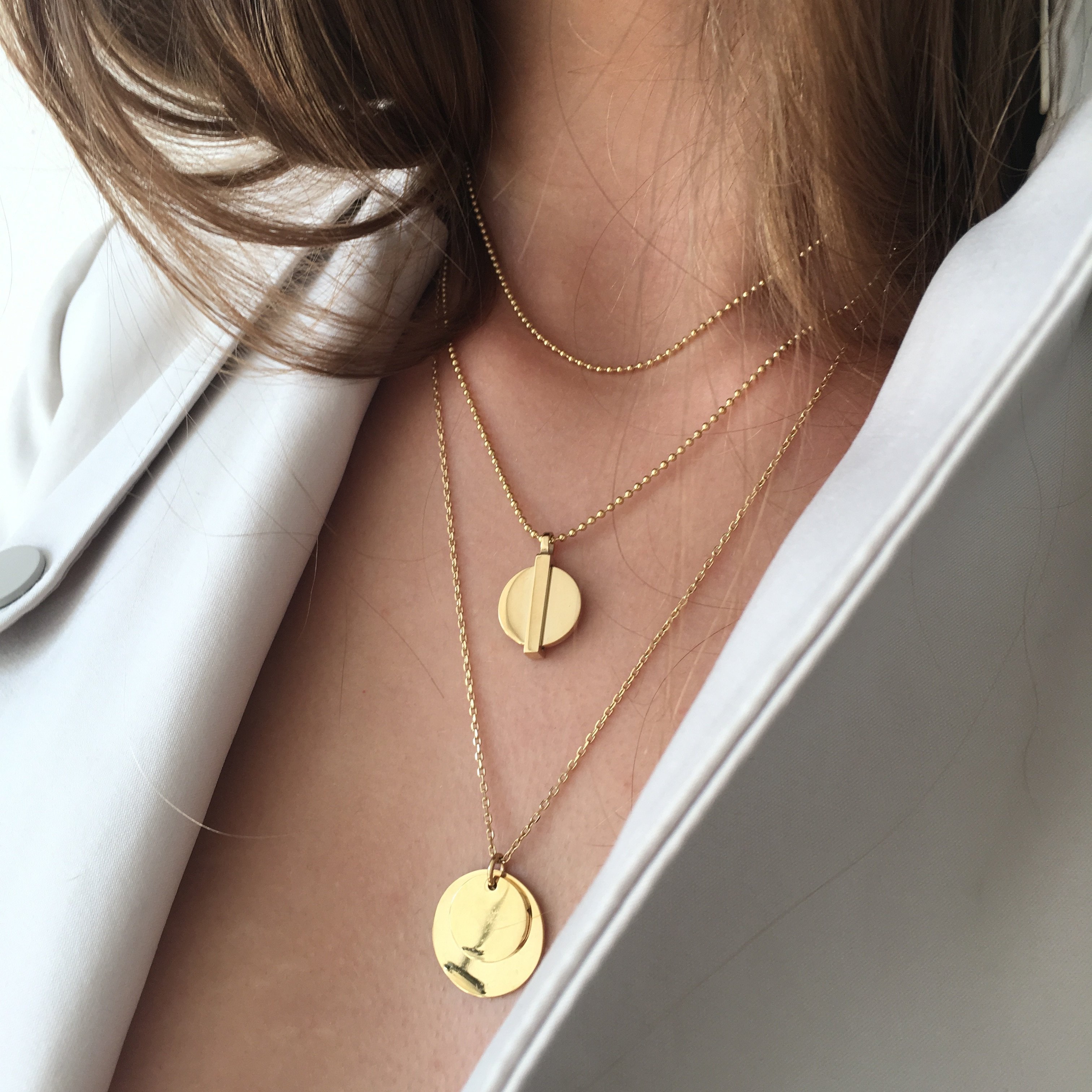 Loving every details of this double coin necklace by @ambersceats 🤩 . . .  . #miamifashionblogger #fblog… | Miami fashion blogger, Double necklace,  Gold accessories