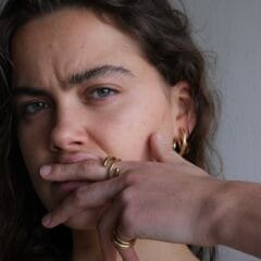 Cutted ring verguld