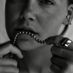 Clasp necklace